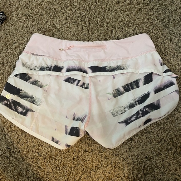 lululemon speed up shorts - Picture 2 of 2